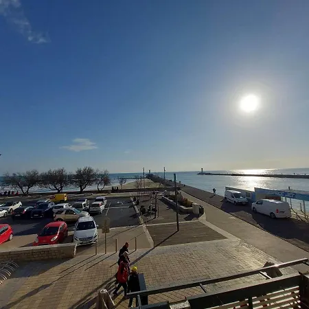 Agreable 3 Pieces Avec Climatisation Face A La - Fr-1-423-263 Le Grau-dʼAgde
