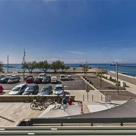 Agreable 3 Pieces Avec Climatisation Face A La - Fr-1-423-263 * Le Grau-dʼAgde